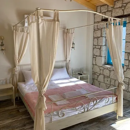فندق مبيت وإفطار Hera Alacati *