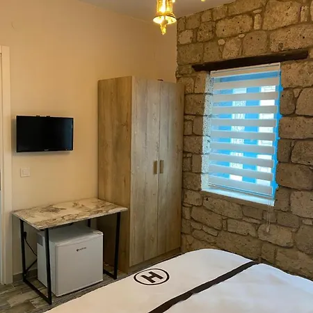 Hera Alacati לינה וארוחת בוקר